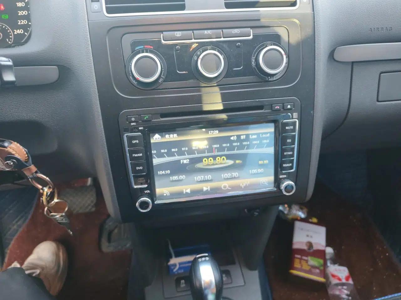Volkswagen Touran 2015 1.4T DSG Comfort Edition 5 Seats — миниатюра 14