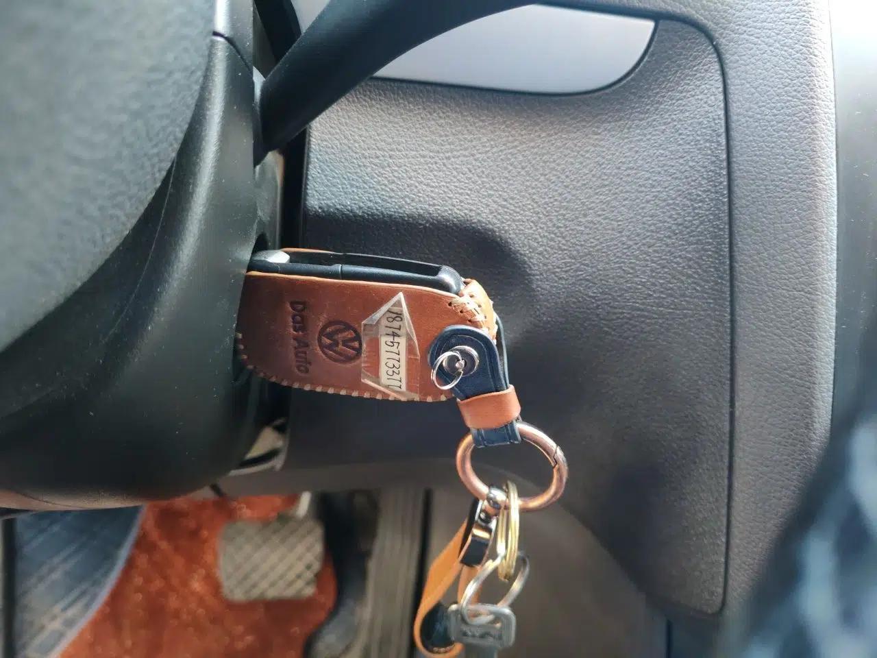 Volkswagen Touran 2015 1.4T DSG Comfort Edition 5 Seats — миниатюра 9