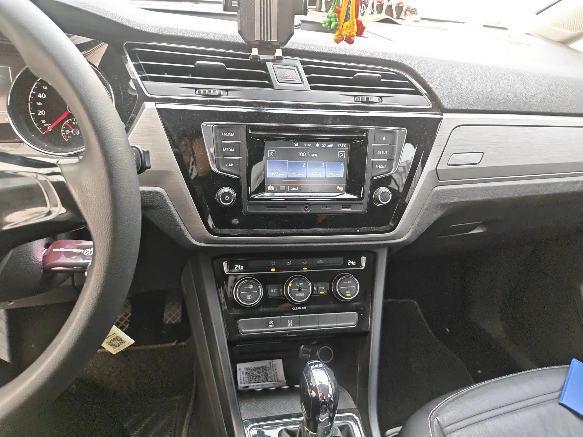 Volkswagen Touran 2016 Volkswagen Touran L 280TSI DSG Comfort Edition — миниатюра 13