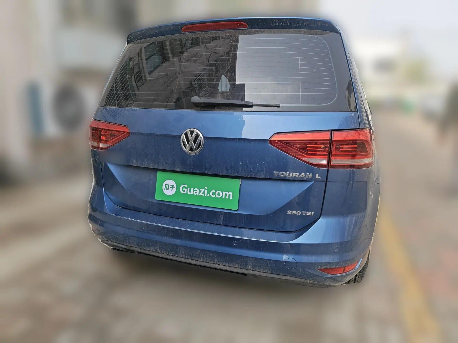 Volkswagen Touran 2016 Volkswagen Touran L 280TSI DSG Comfort Edition — миниатюра 3