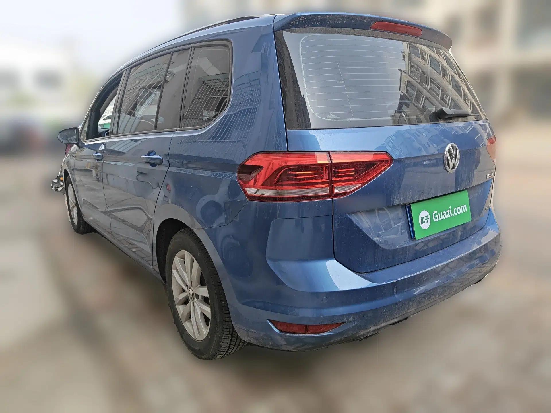 Volkswagen Touran 2016 Volkswagen Touran L 280TSI DSG Comfort Edition — миниатюра 6