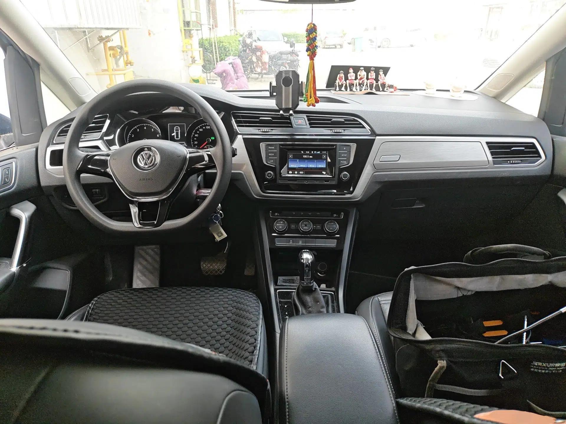 Volkswagen Touran 2016 Volkswagen Touran L 280TSI DSG Comfort Edition — миниатюра 9