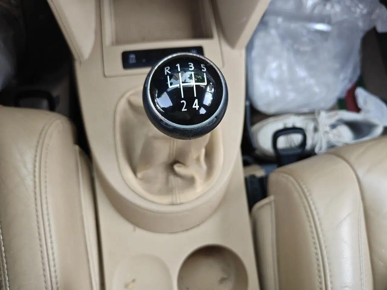 Volkswagen Touran 2011 1.4T Manual Zhiya Edition 5 Seats — миниатюра 15