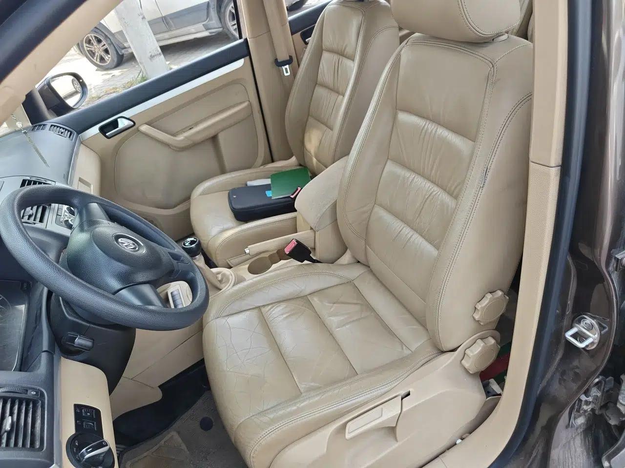 Volkswagen Touran 2011 1.4T Manual Zhiya Edition 5 Seats — миниатюра 16