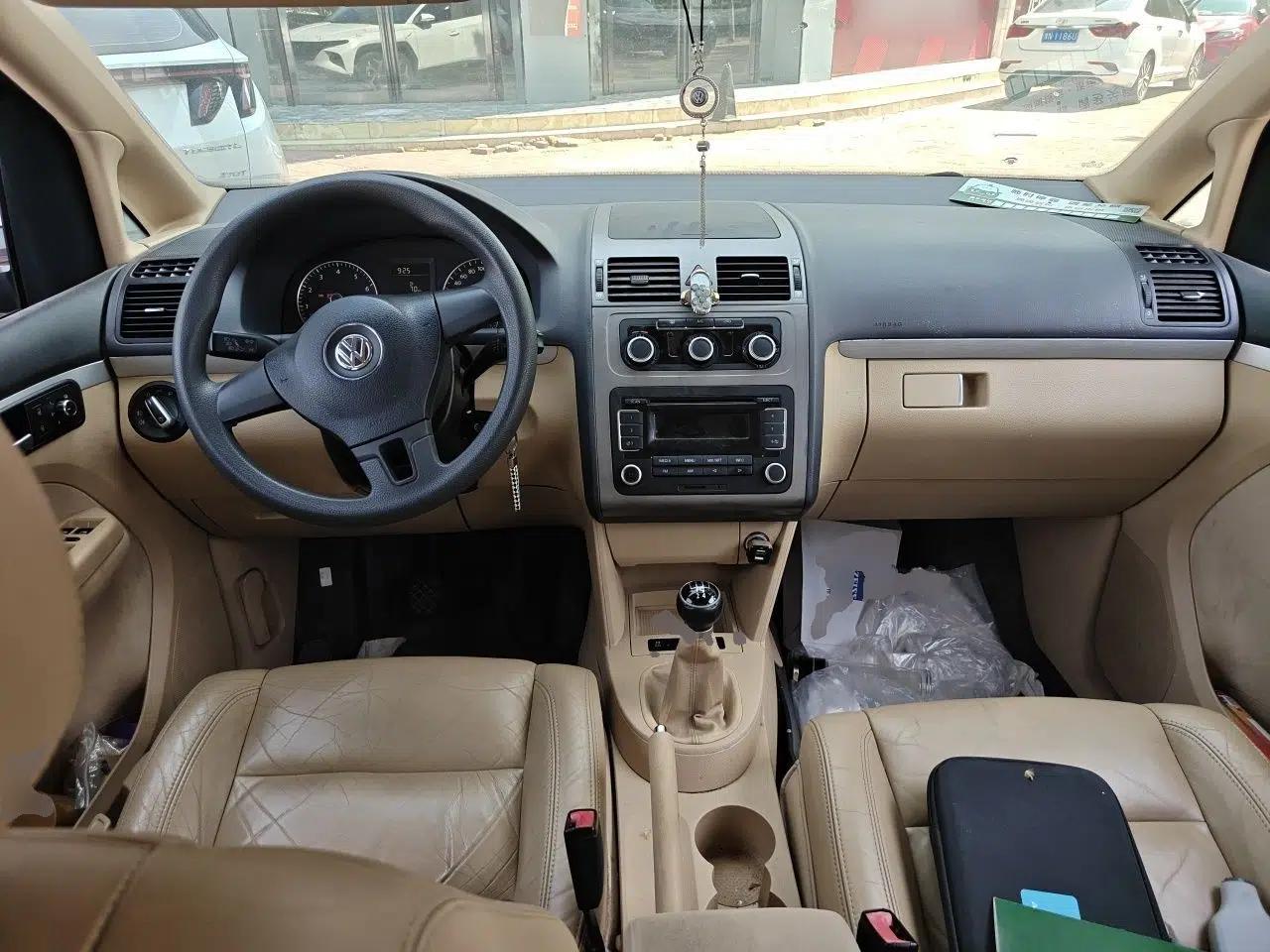 Volkswagen Touran 2011 1.4T Manual Zhiya Edition 5 Seats — миниатюра 10