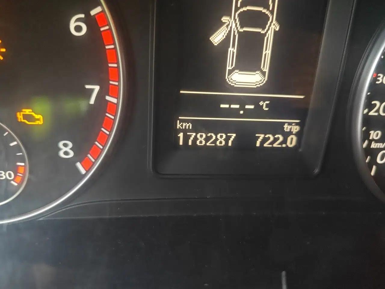 Volkswagen Scirocco 2011 2.0 TSI Luxury Edition — миниатюра 13