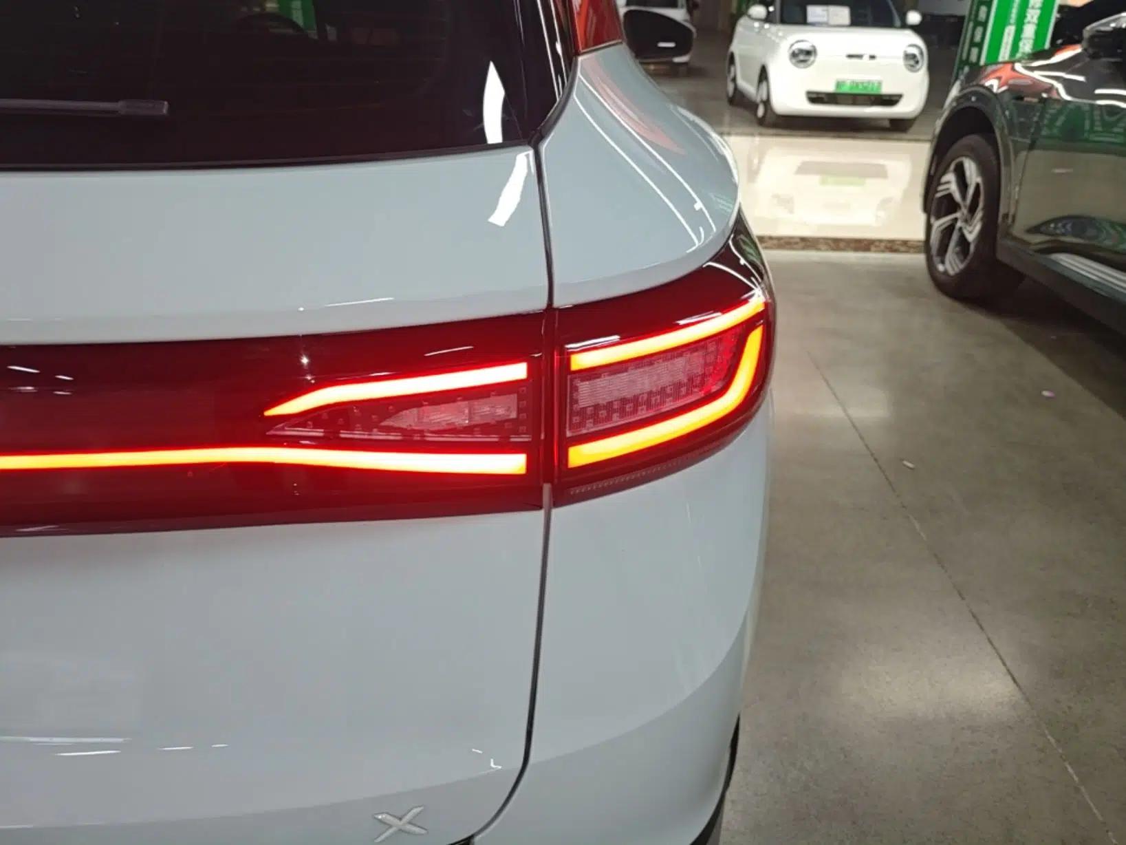 Volkswagen ID.4 X 2021 Pure+ Long-Range Edition — миниатюра 8