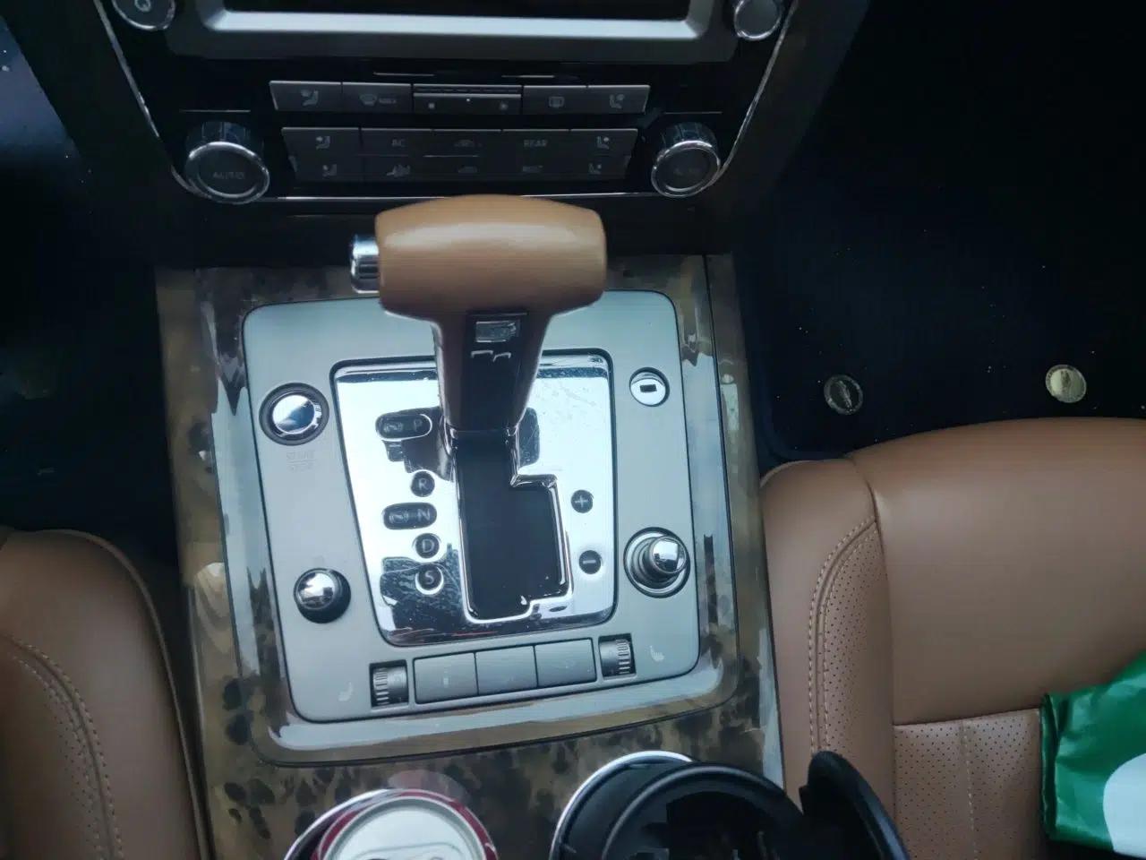 Volkswagen Phaeton 2011 3.6L V6 5-Seater Extended Business Edition — миниатюра 15