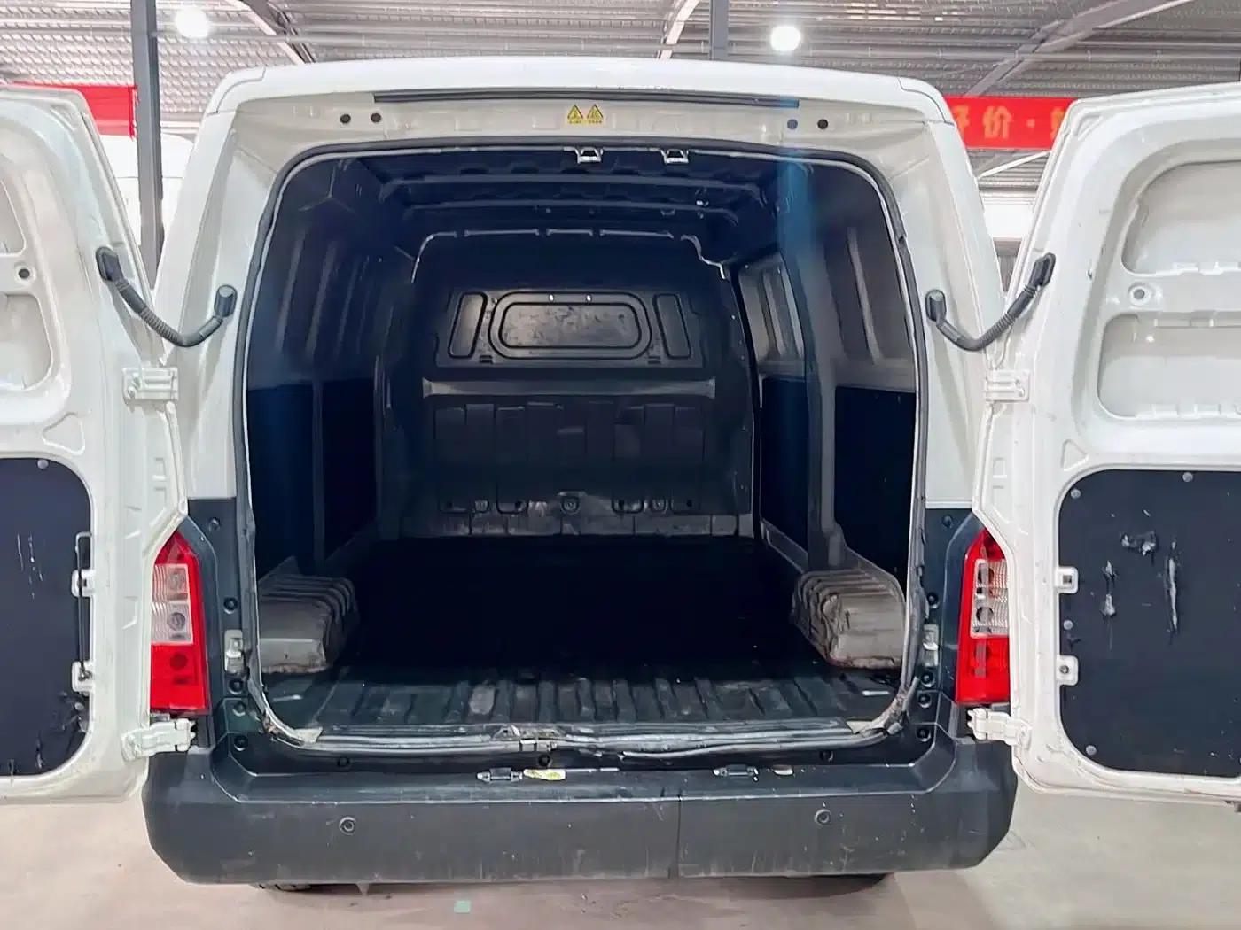 Jiangtun E6 2024 Model, Guoxuan 40.55kWh Comfort Edition — миниатюра 12