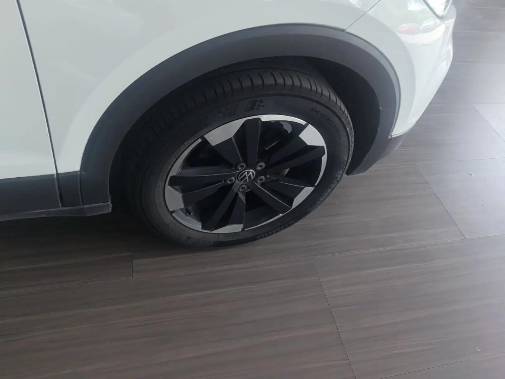 Volkswagen Tacqua 2023 200TSI DSG Joy-Connect Edition — миниатюра 10