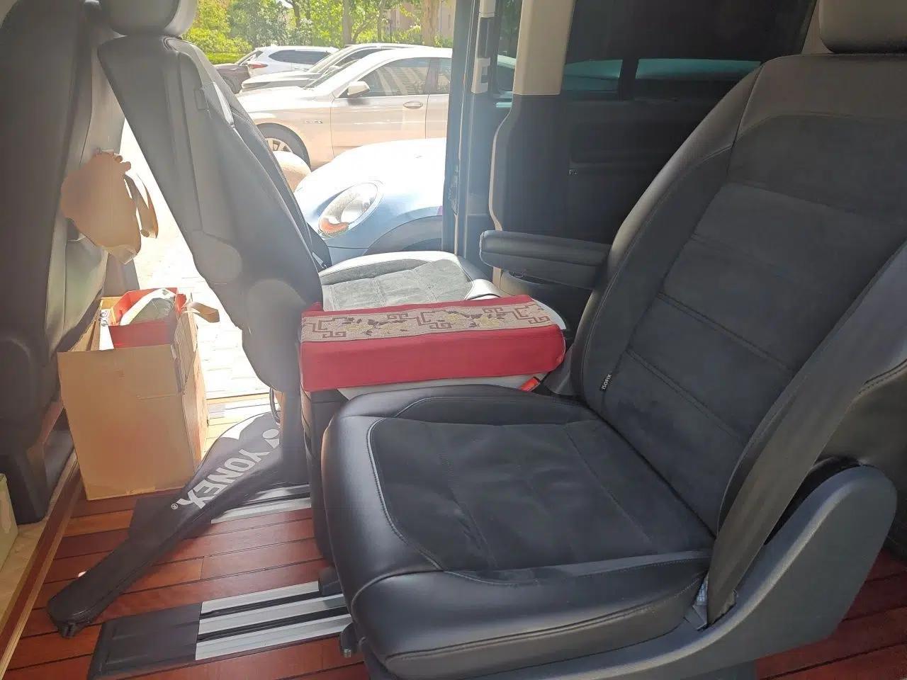 Volkswagen Multivan 2018 2.0 TSI 4x4 Prestige Edition 7-Seater — миниатюра 18