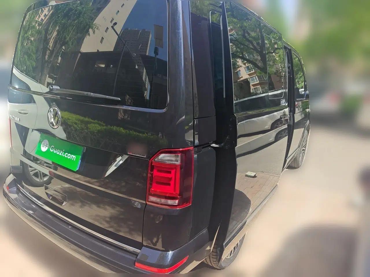 Volkswagen Multivan 2018 2.0 TSI 4x4 Prestige Edition 7-Seater — миниатюра 6