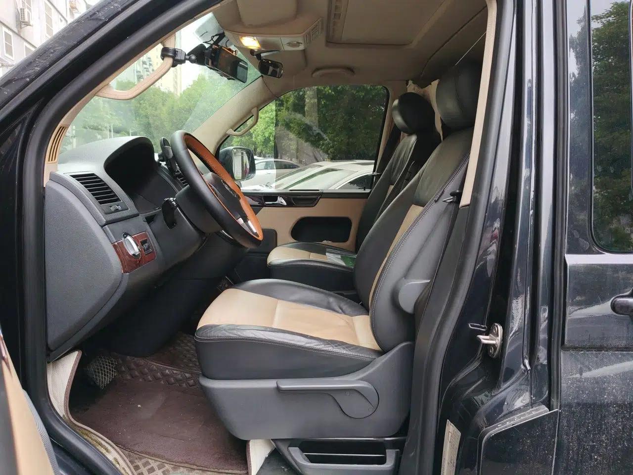 Volkswagen Multivan 2012 2.0 TSI Four-Wheel Drive Deluxe Edition — миниатюра 16