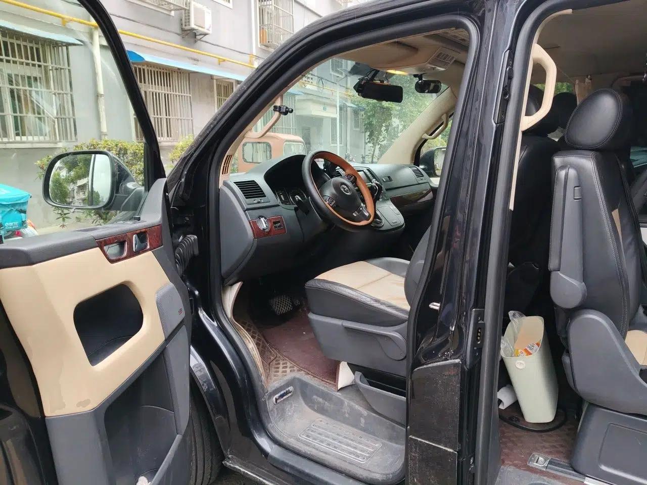 Volkswagen Multivan 2012 2.0 TSI Four-Wheel Drive Deluxe Edition — миниатюра 17