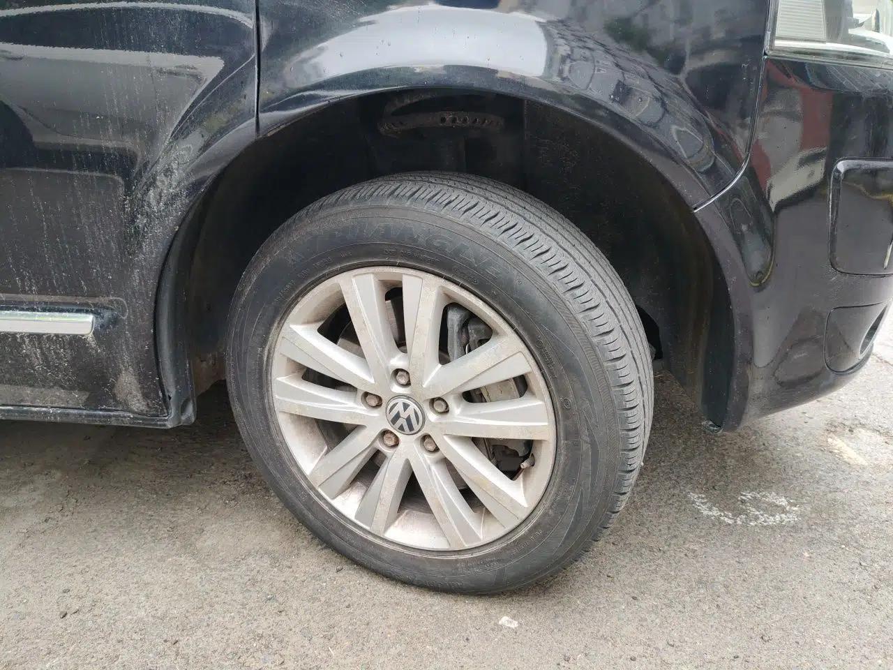 Volkswagen Multivan 2012 2.0 TSI Four-Wheel Drive Deluxe Edition — миниатюра 8