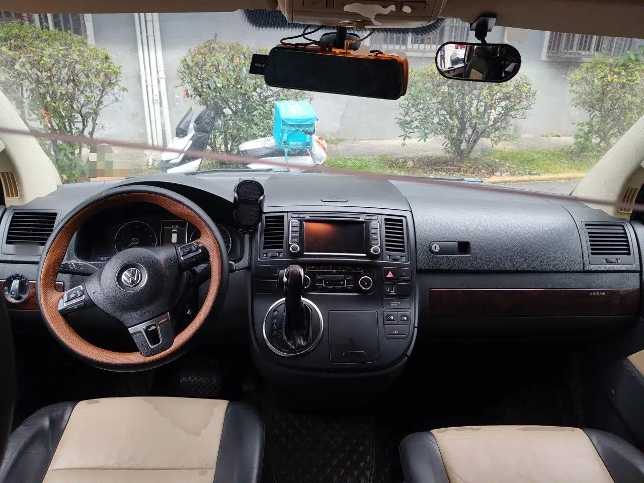 Volkswagen Multivan 2012 2.0 TSI Four-Wheel Drive Deluxe Edition — миниатюра 10