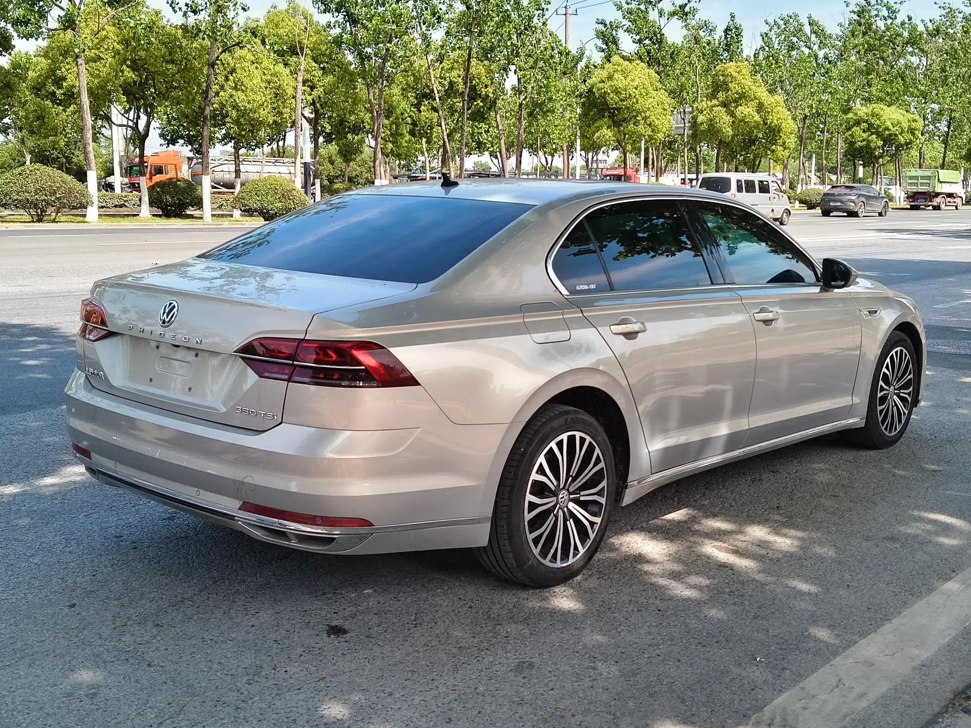 Volkswagen Phideon 2018 Revised Version 380TSI Two-Wheel Drive Business Edition — миниатюра 6