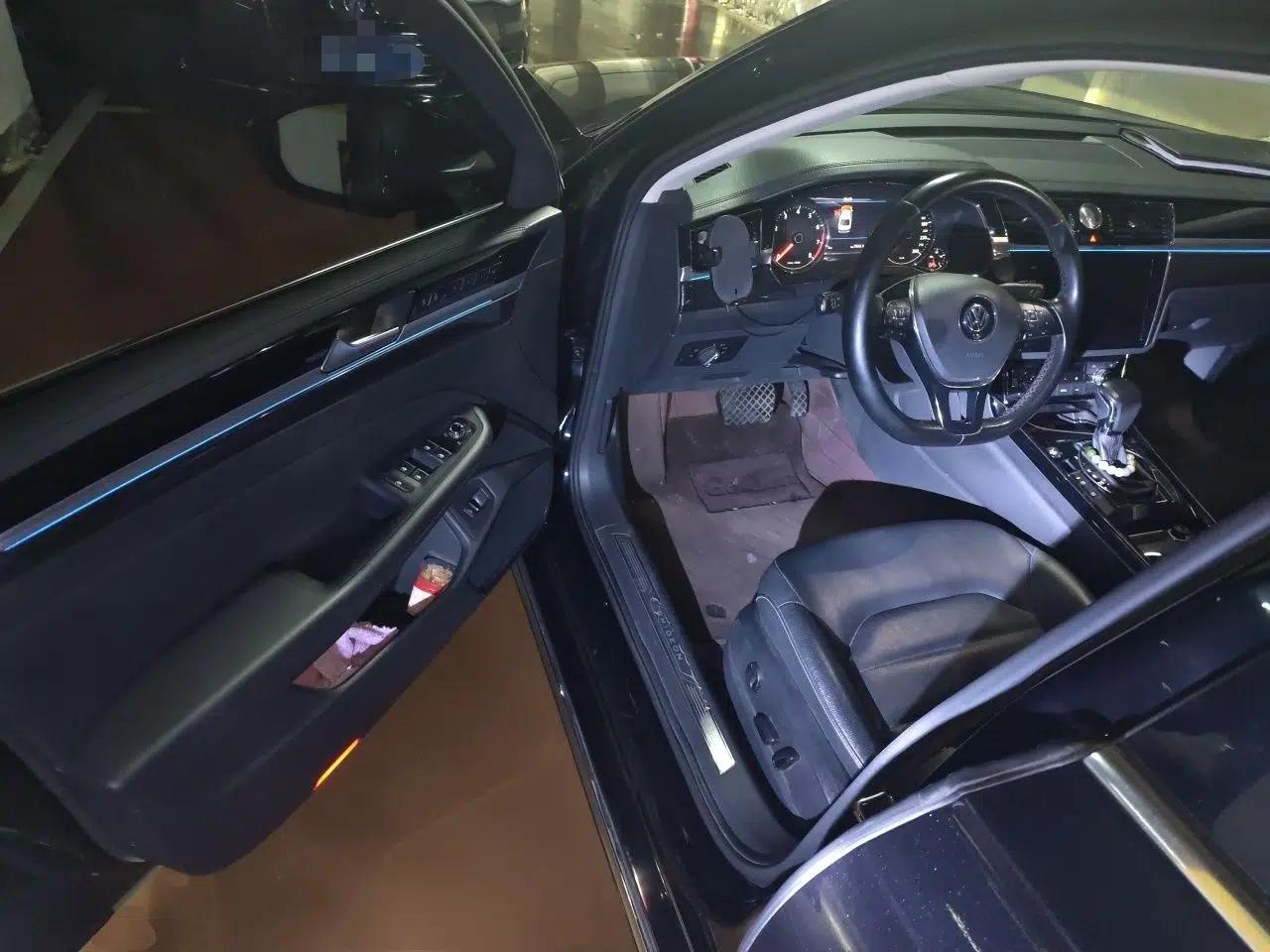 Volkswagen Phideon 2018 Revised Version 380TSI Two-Wheel Drive Business Edition — миниатюра 17