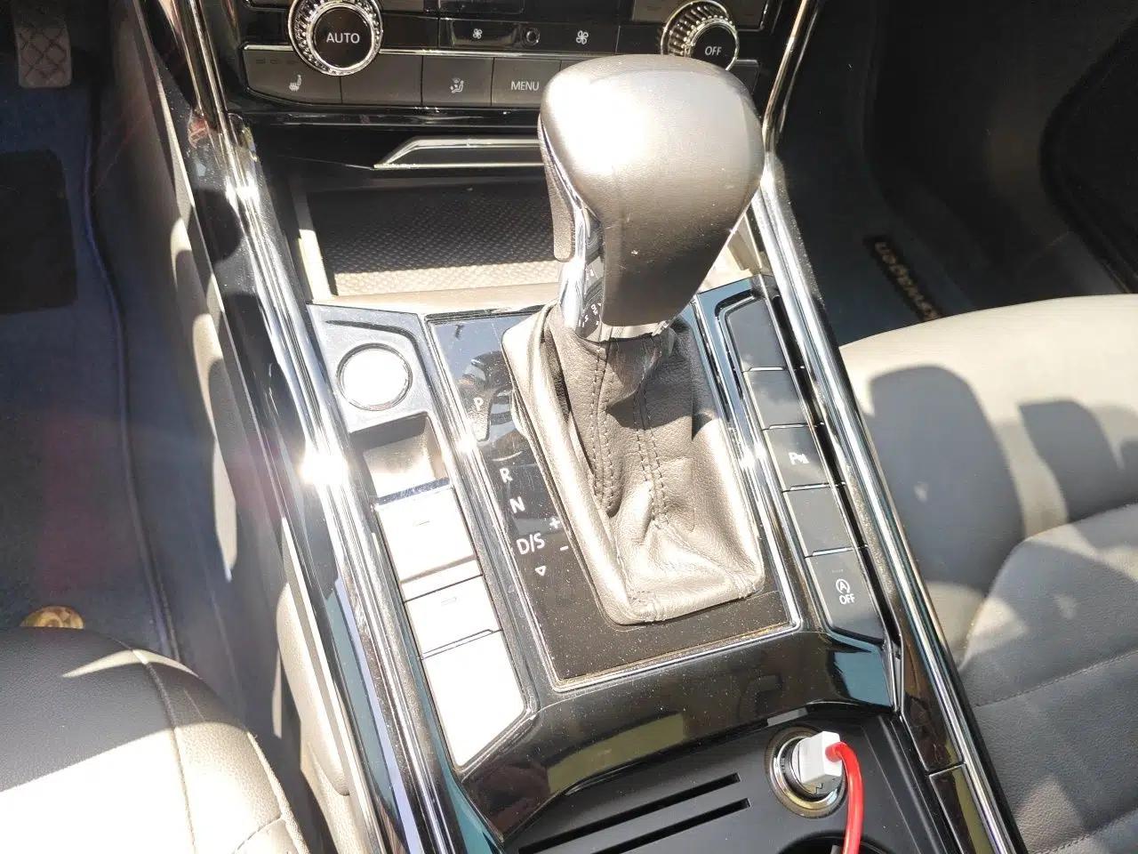 Volkswagen Phideon 2019 380TSI Two-Wheel Drive Business Edition China VI Standard — миниатюра 15