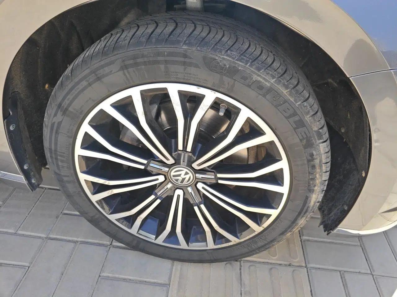 Volkswagen Phideon 2019 380TSI Two-Wheel Drive Business Edition China VI Standard — миниатюра 8