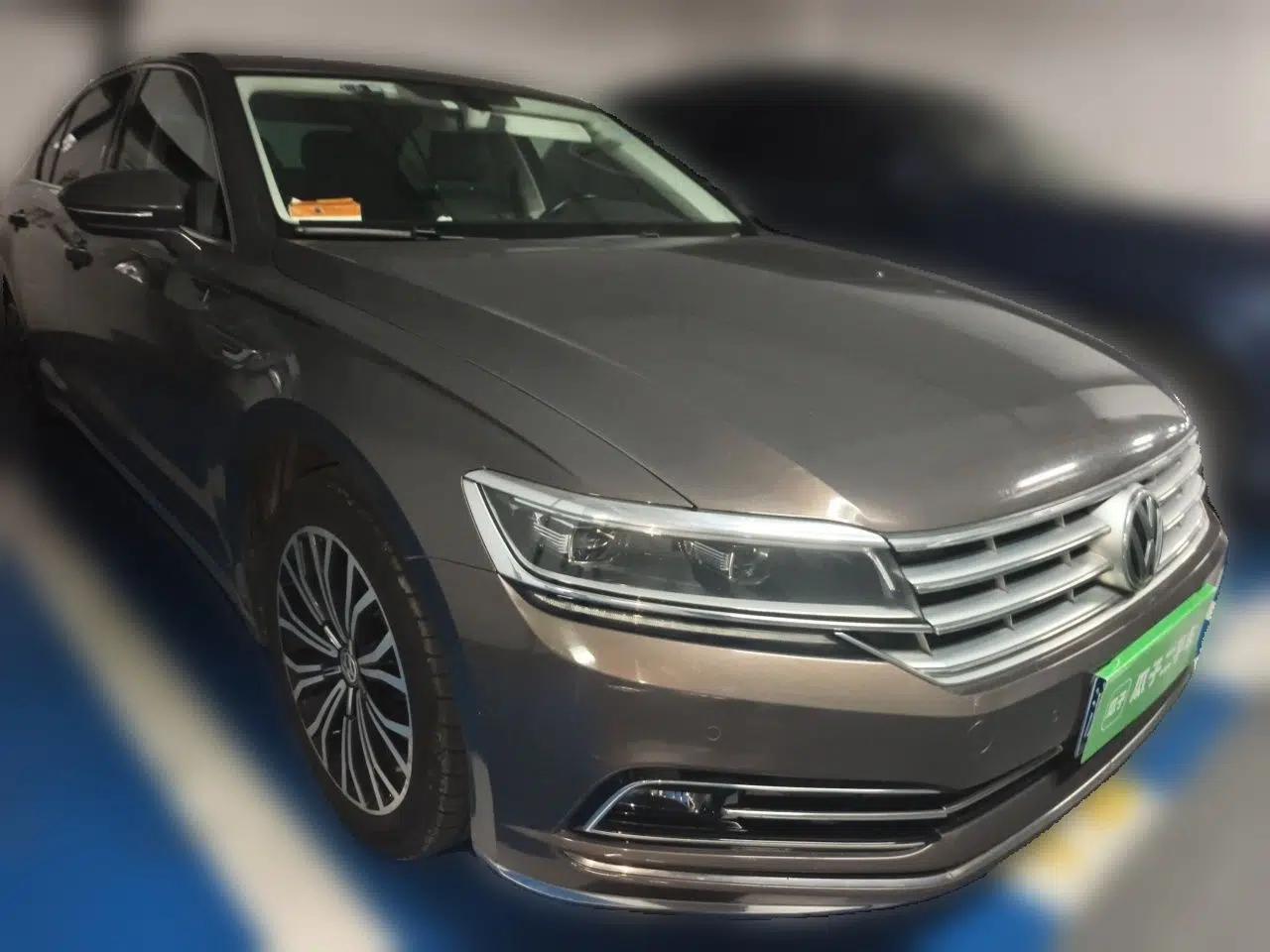 Volkswagen Phideon 2018 Revised Version 380TSI Two-Wheel Drive Business Edition — миниатюра 3