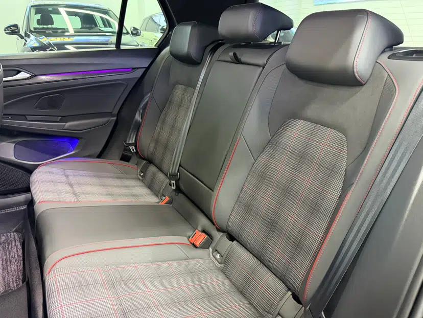 Volkswagen Golf GTI 2023 380TSI DSG GTI — миниатюра 17
