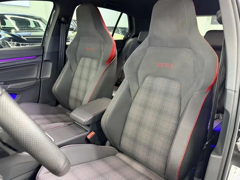 Volkswagen Golf GTI 2023 380TSI DSG GTI — миниатюра 18
