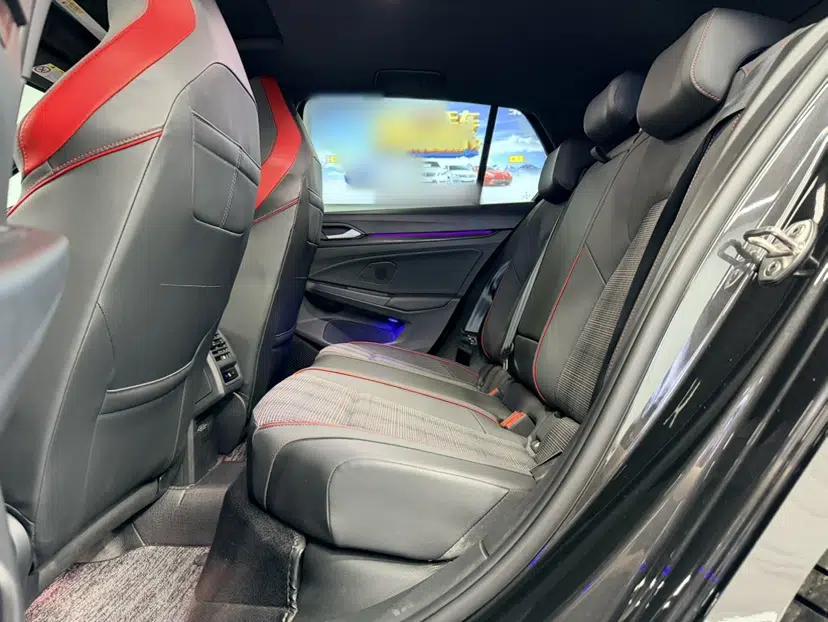 Volkswagen Golf GTI 2023 380TSI DSG GTI — миниатюра 19