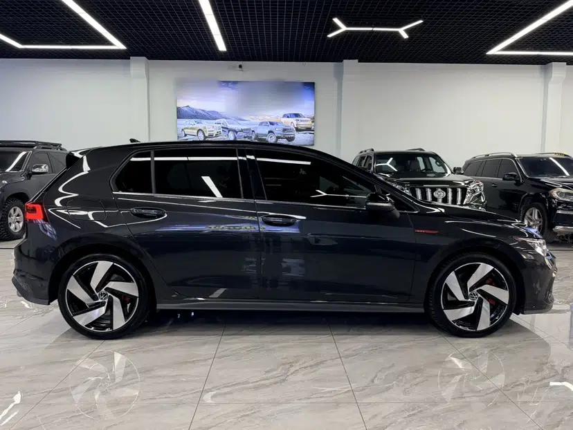 Volkswagen Golf GTI 2023 380TSI DSG GTI — миниатюра 3