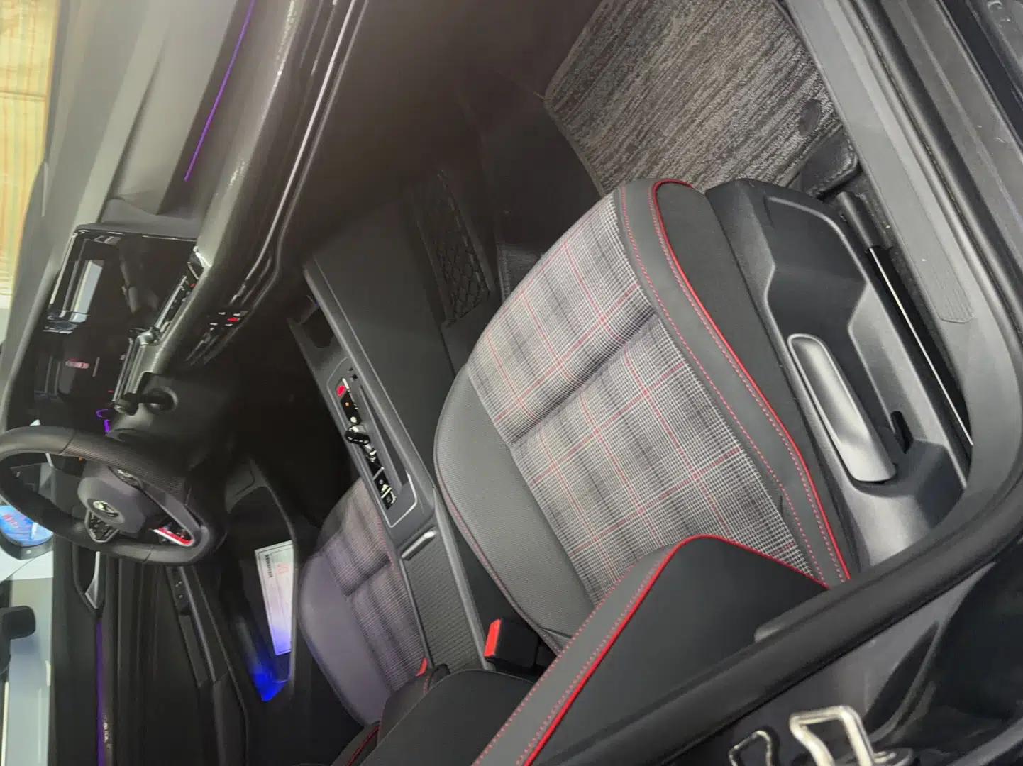 Volkswagen Golf GTI 2023 380TSI DSG GTI — миниатюра 10
