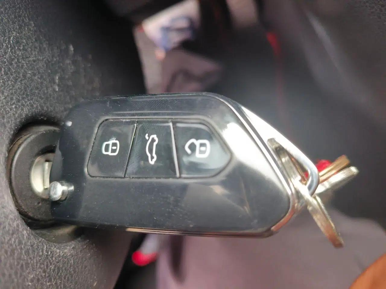 Volkswagen Golf GTI 2012 2.0 TSI GTI — миниатюра 9