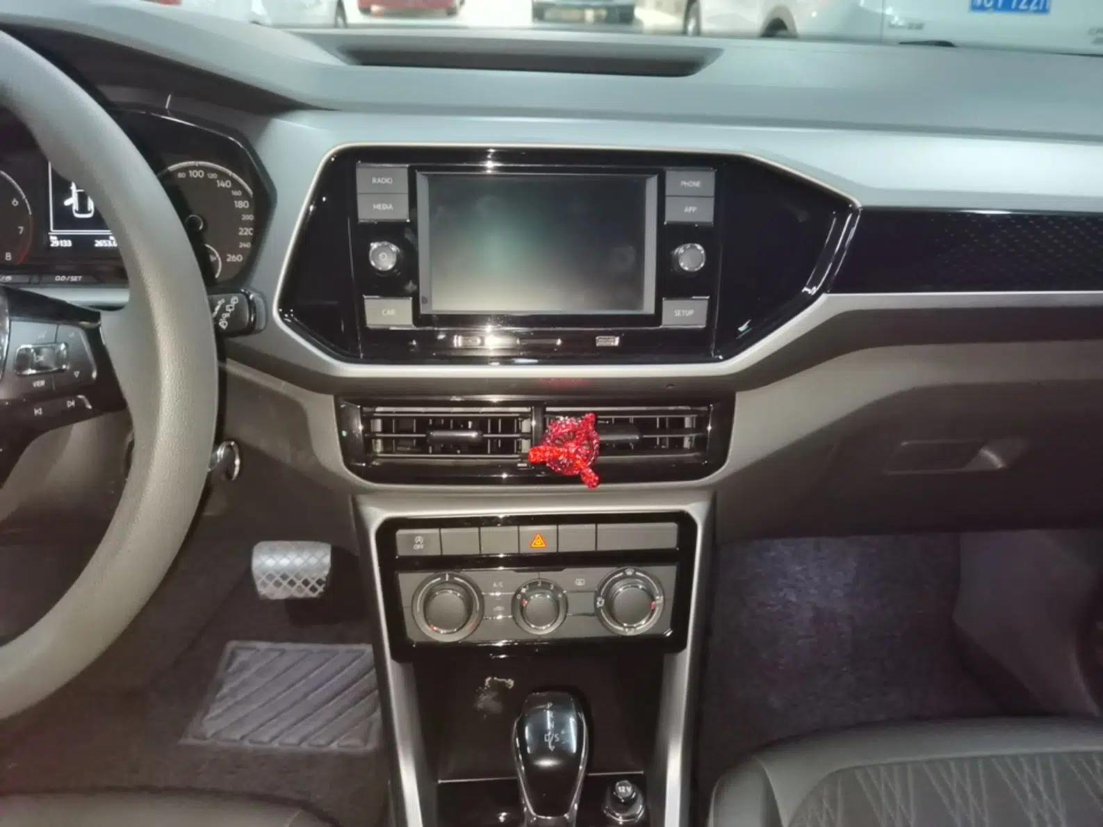 Volkswagen T-Cross 2019 1.5L Automatic Comfort Edition — миниатюра 16