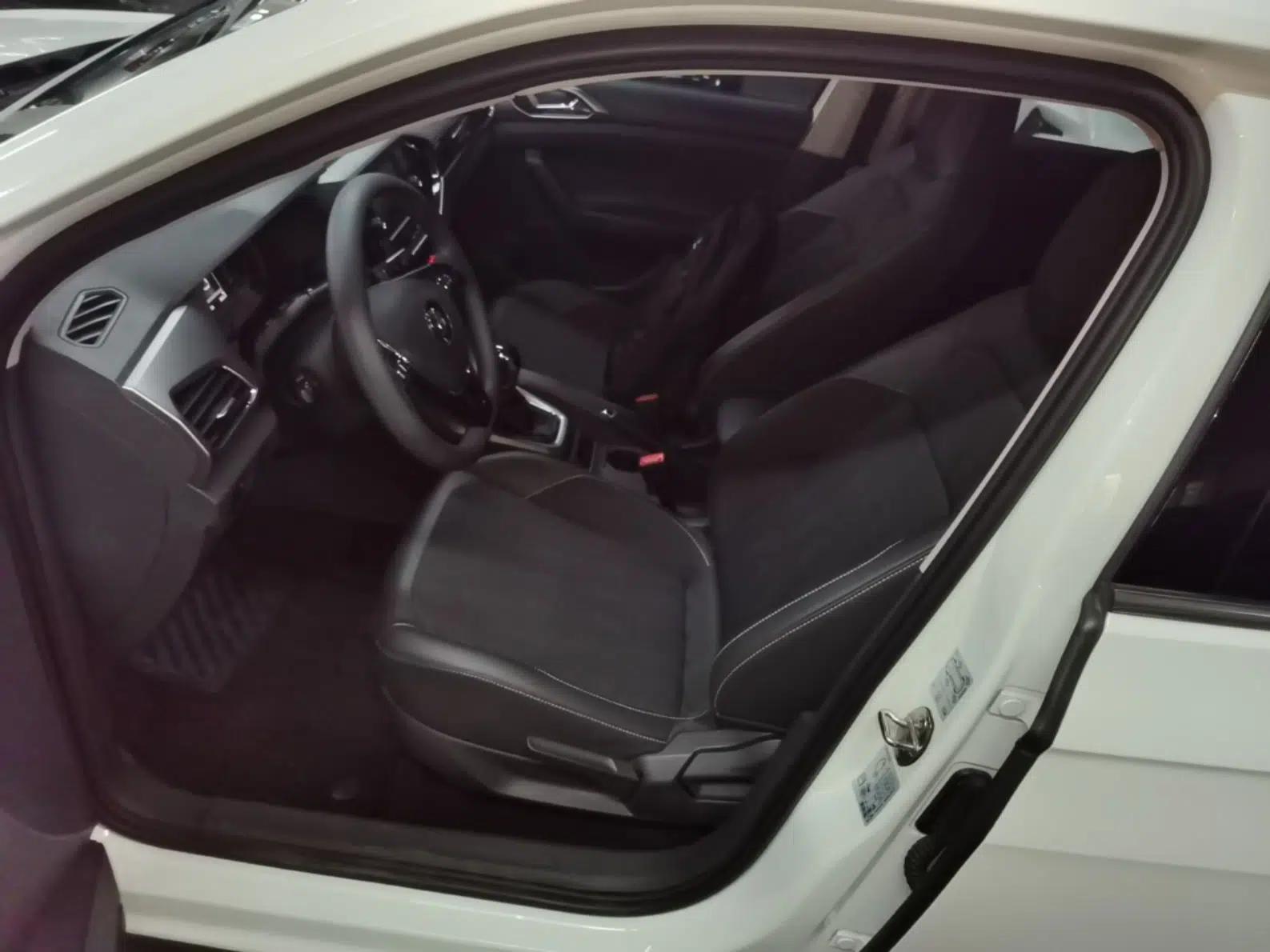 Volkswagen T-Cross 2019 1.5L Automatic Comfort Edition — миниатюра 18