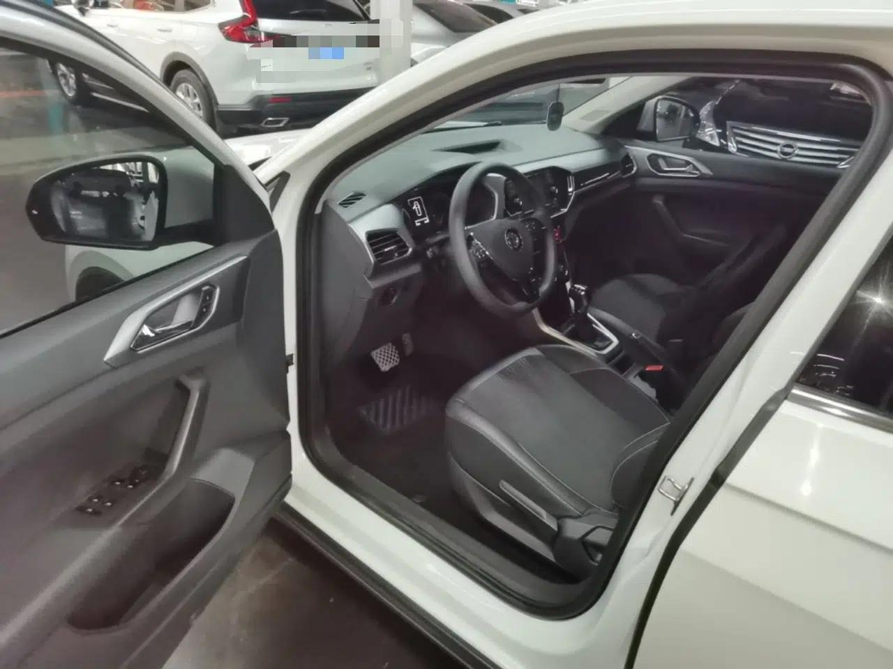 Volkswagen T-Cross 2019 1.5L Automatic Comfort Edition — миниатюра 19