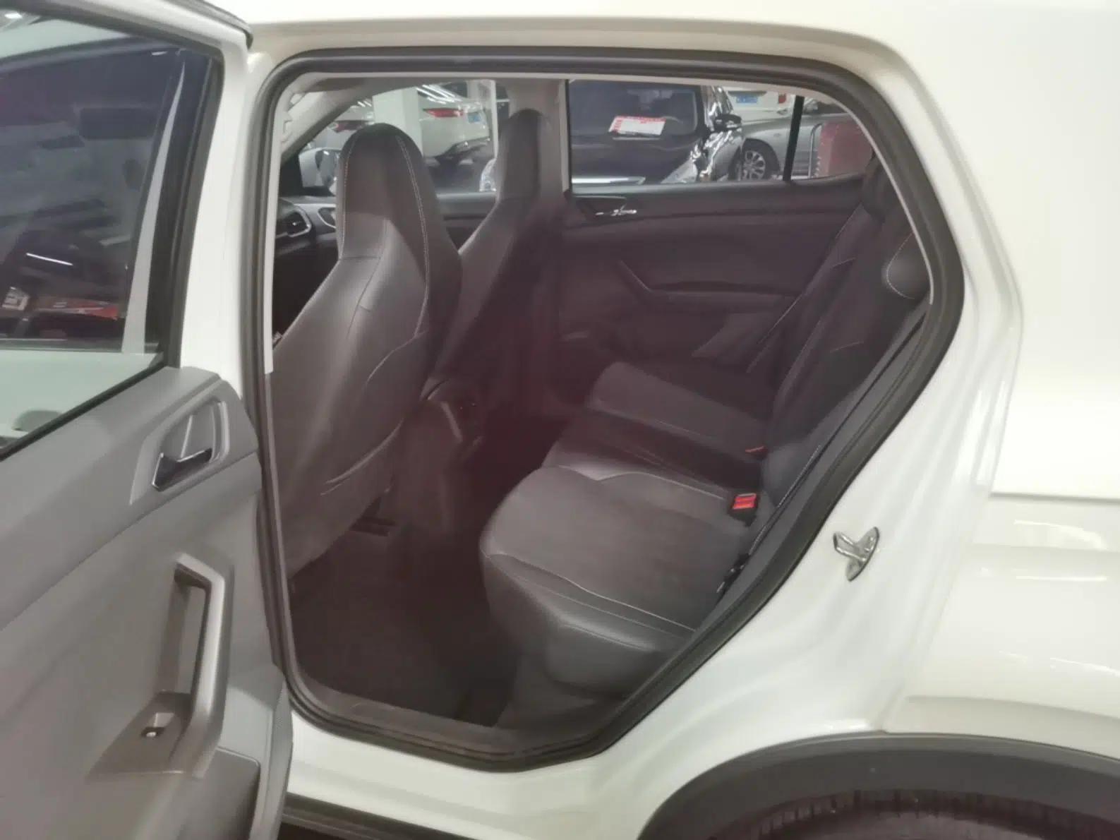 Volkswagen T-Cross 2019 1.5L Automatic Comfort Edition — миниатюра 20