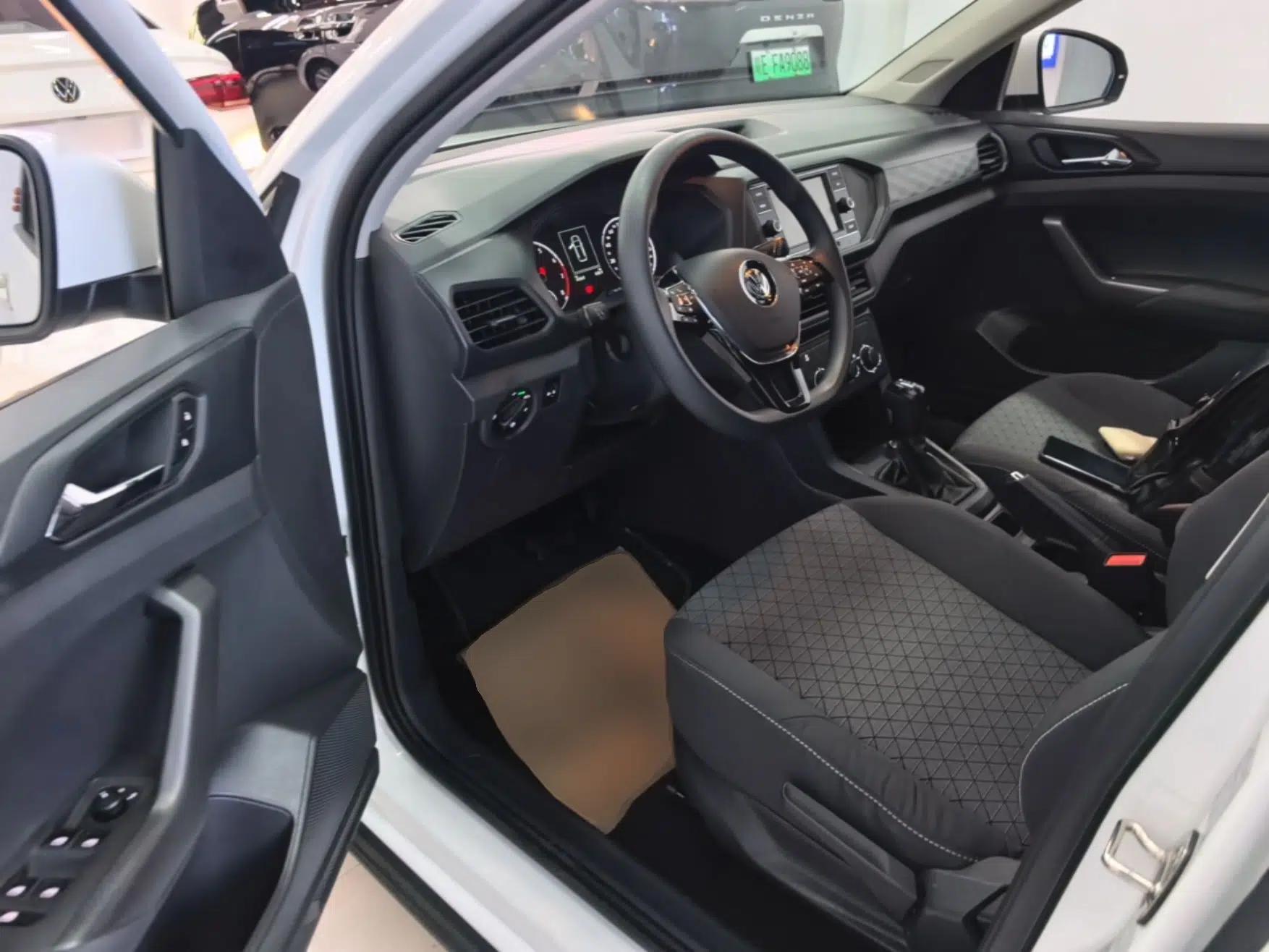 Volkswagen T-Cross 2020 1.5L Automatic Fashion Edition — миниатюра 19