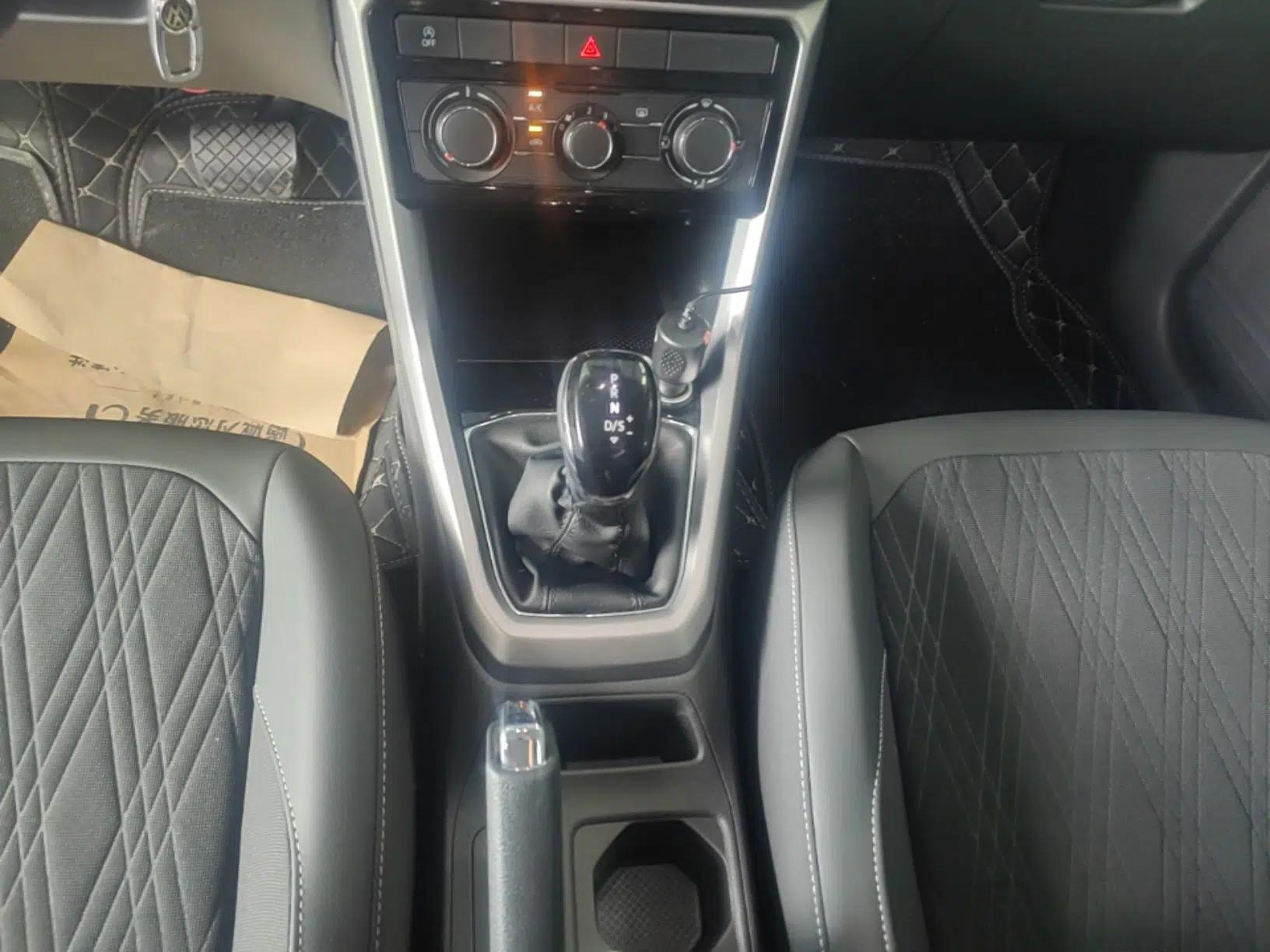 Volkswagen T-Cross 2019 1.5L Automatic Comfort Edition — миниатюра 17