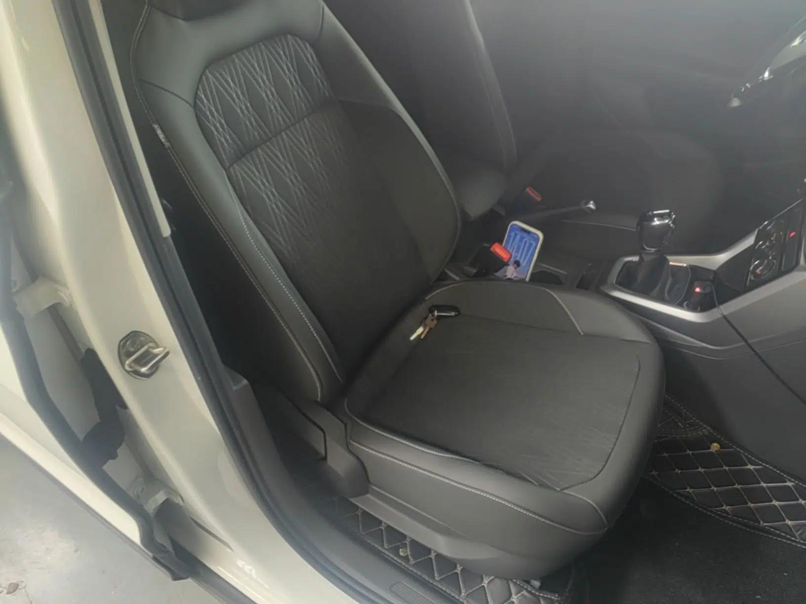 Volkswagen T-Cross 2019 1.5L Automatic Comfort Edition — миниатюра 23