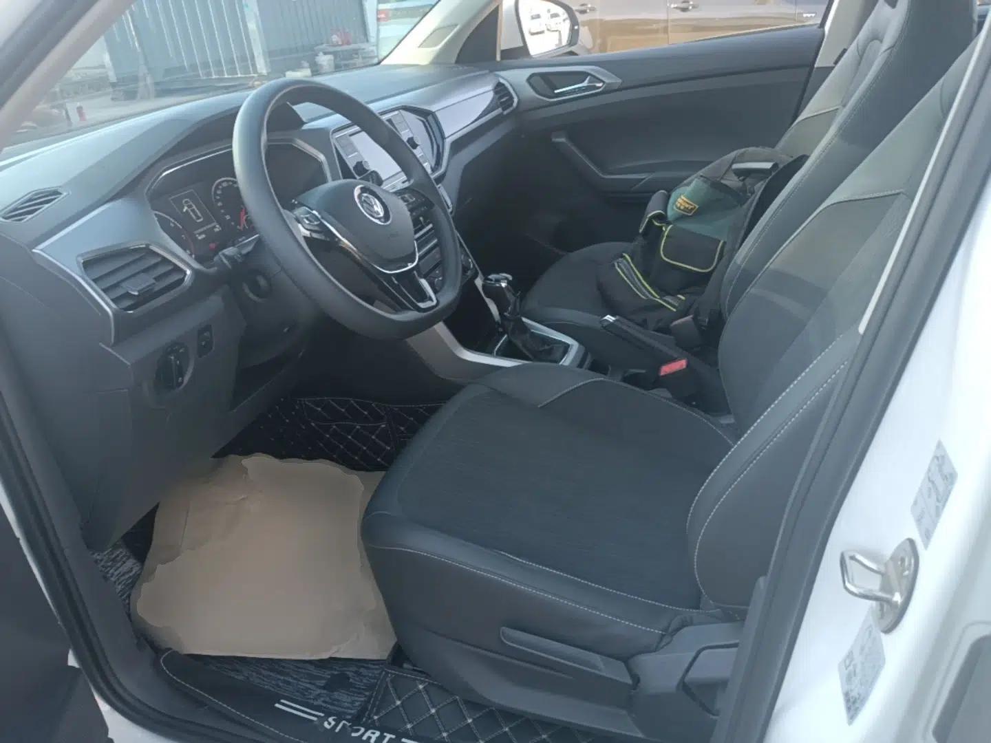 Volkswagen T-Cross 2019 1.5L Automatic Comfort Edition — миниатюра 18
