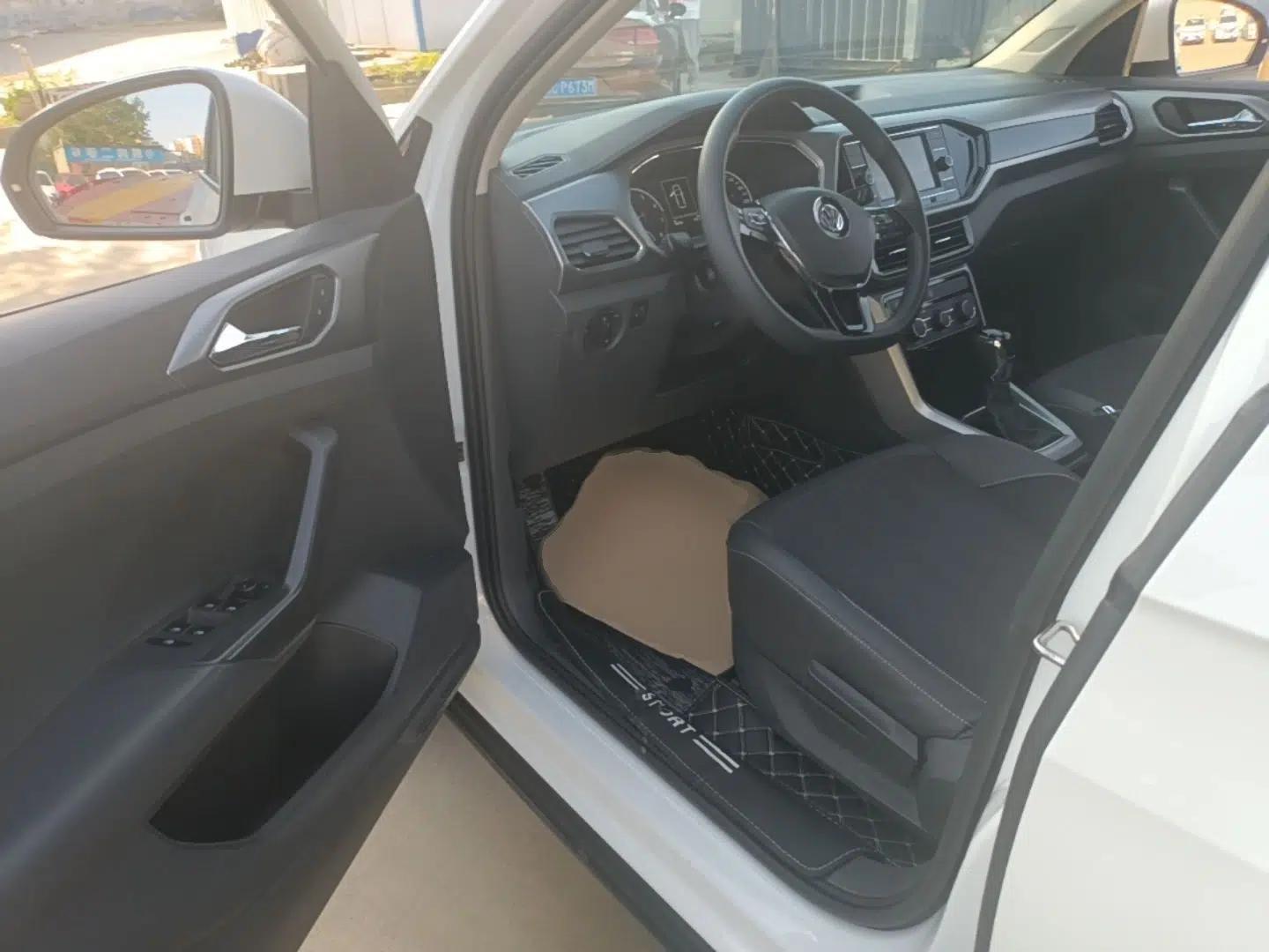 Volkswagen T-Cross 2019 1.5L Automatic Comfort Edition — миниатюра 19