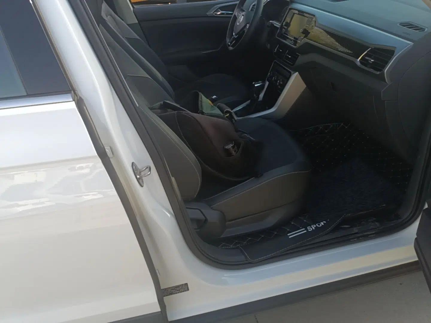 Volkswagen T-Cross 2019 1.5L Automatic Comfort Edition — миниатюра 23