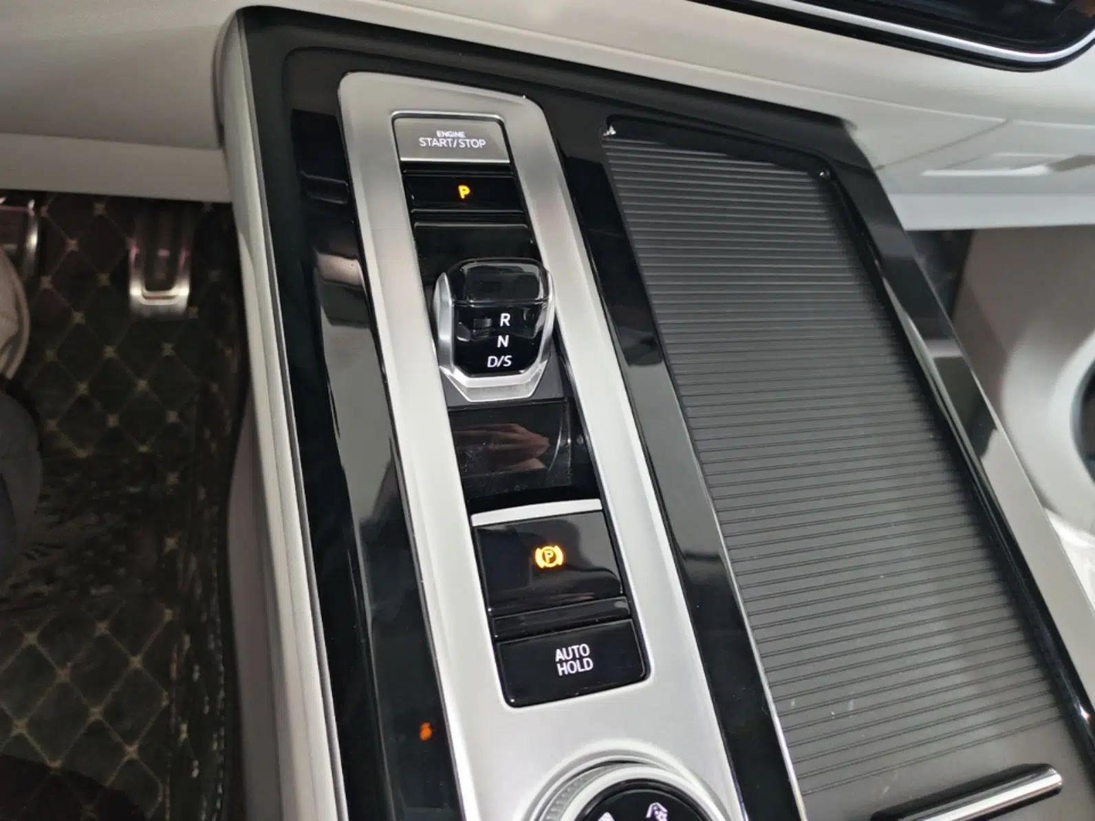 Volkswagen Tavendor 2023 380TSI Four-Wheel Drive R-Line Cruise Edition — миниатюра 17
