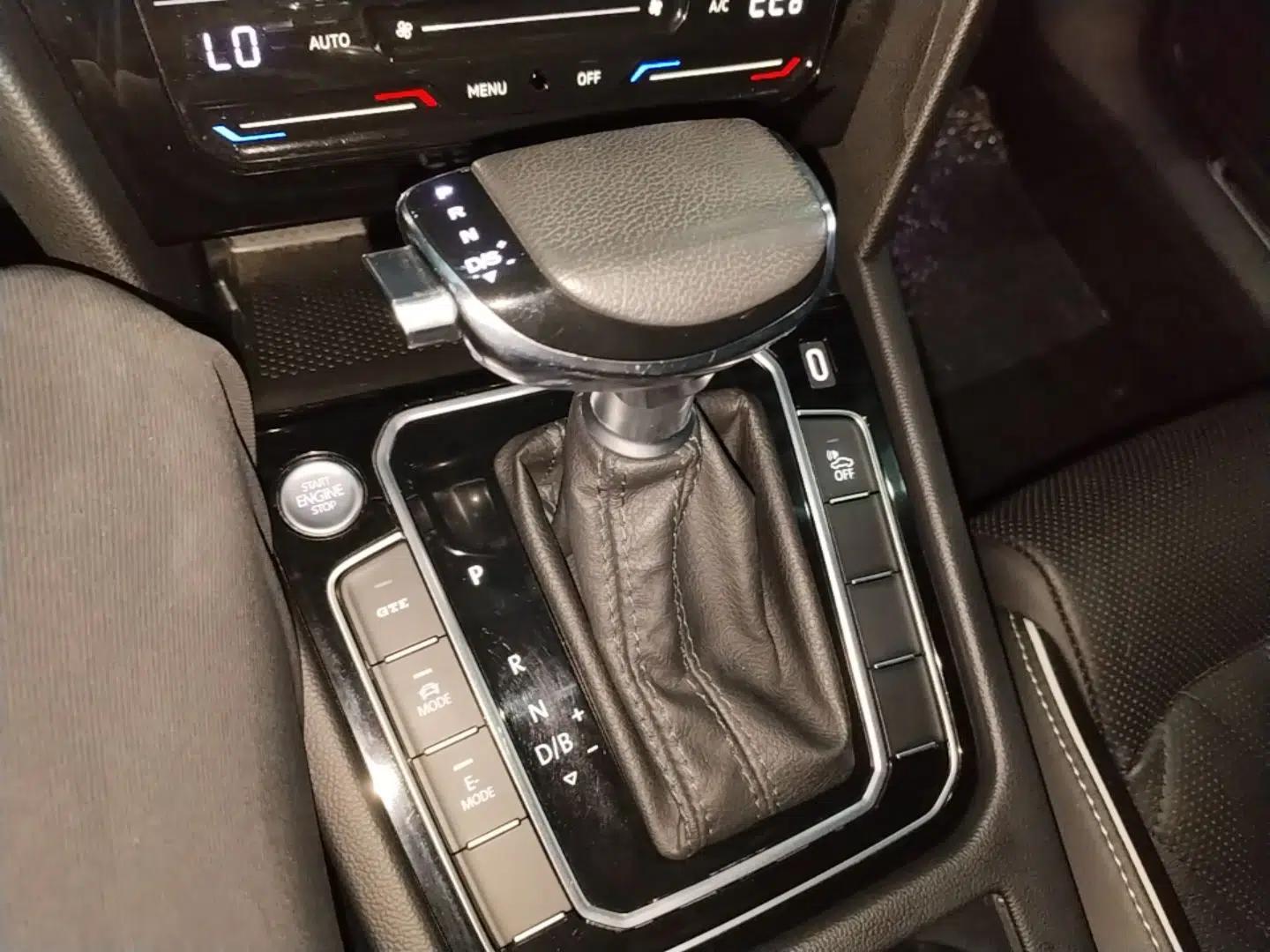 Volkswagen Magotan GTE Plug-in Hybrid 2022 GTE Luxury Model — миниатюра 16
