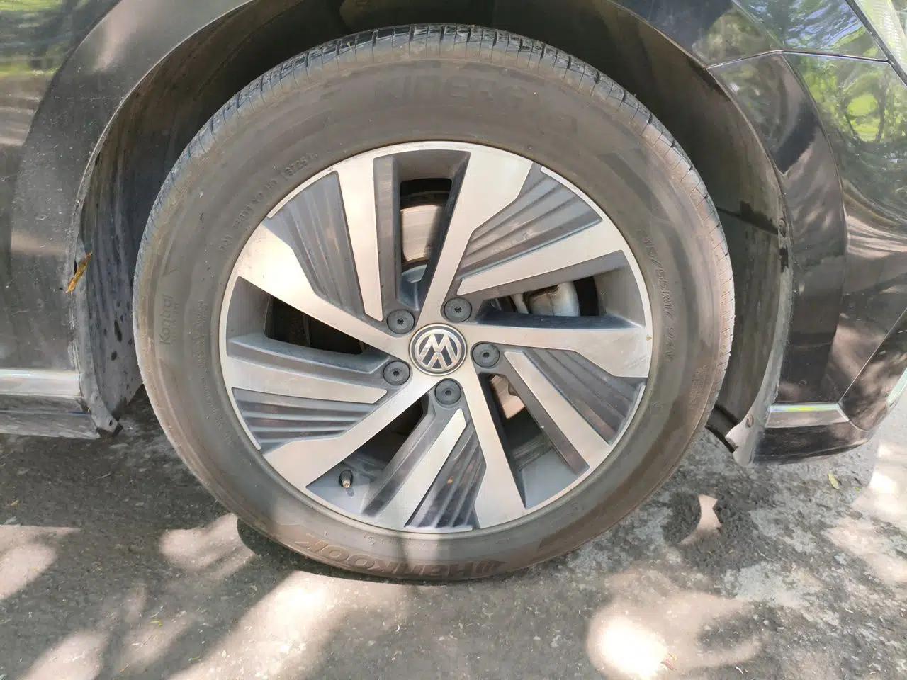 Volkswagen Magotan GTE Plug-in Hybrid 2020 GTE Luxury Model — миниатюра 8