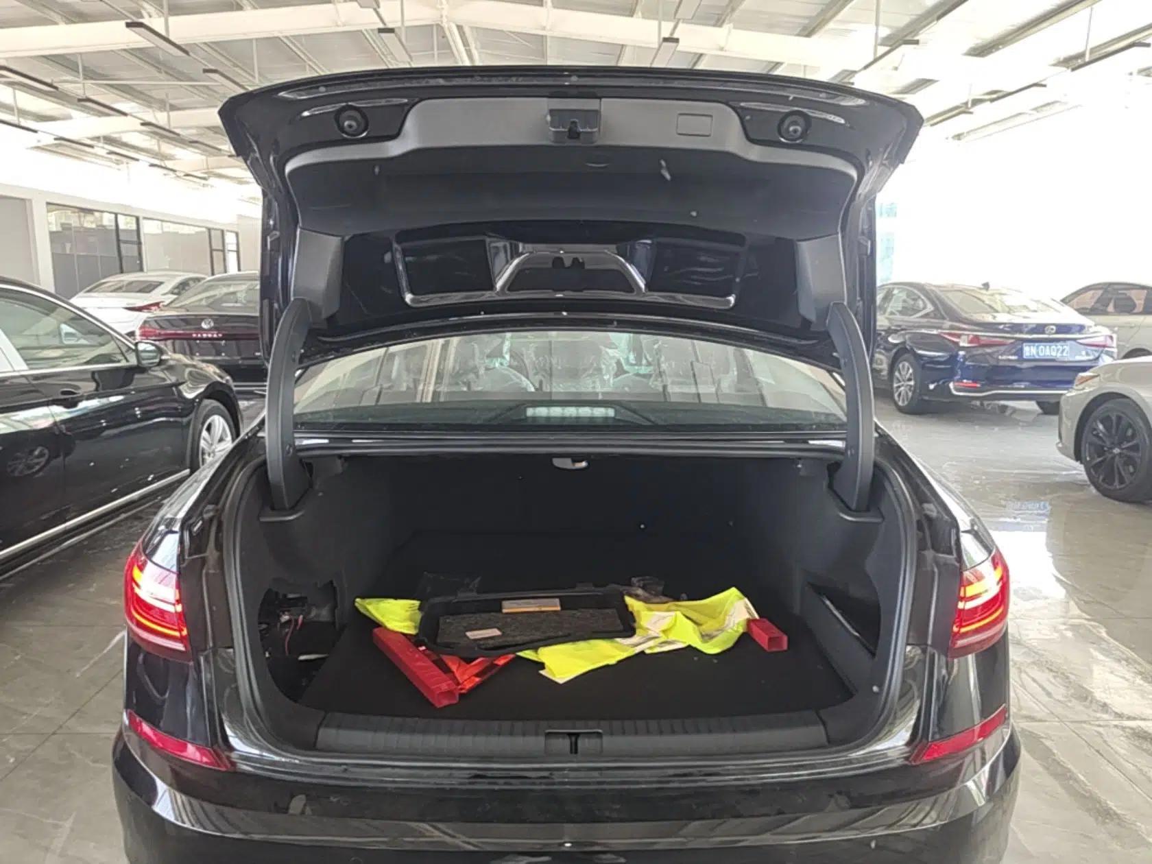 Volkswagen Passat New Energy 2025 430 PHEV Hybrid Business Edition — миниатюра 21