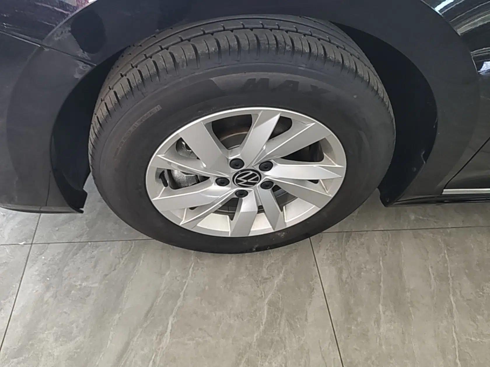 Volkswagen Passat New Energy 2025 430 PHEV Hybrid Business Edition — миниатюра 9