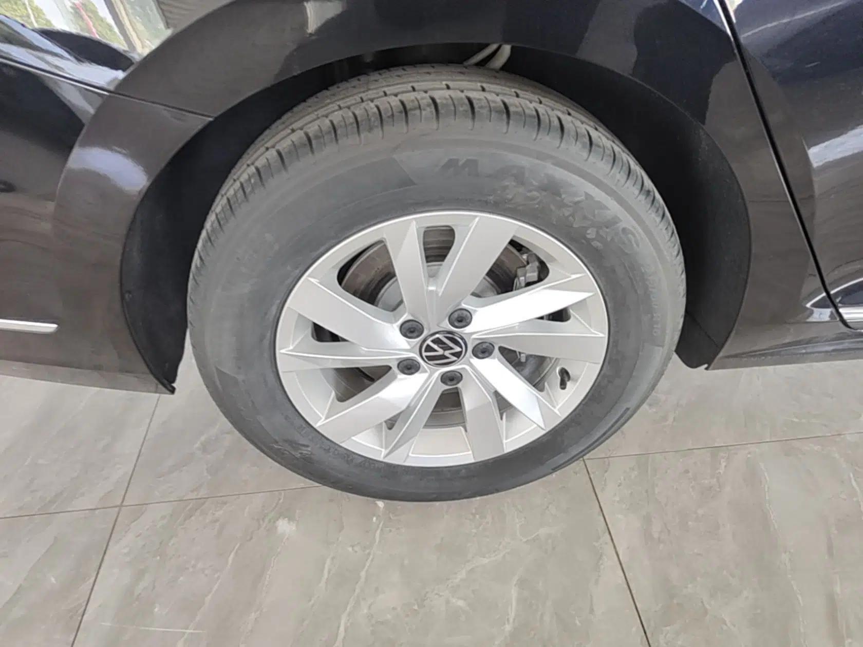 Volkswagen Passat New Energy 2025 430 PHEV Hybrid Business Edition — миниатюра 10