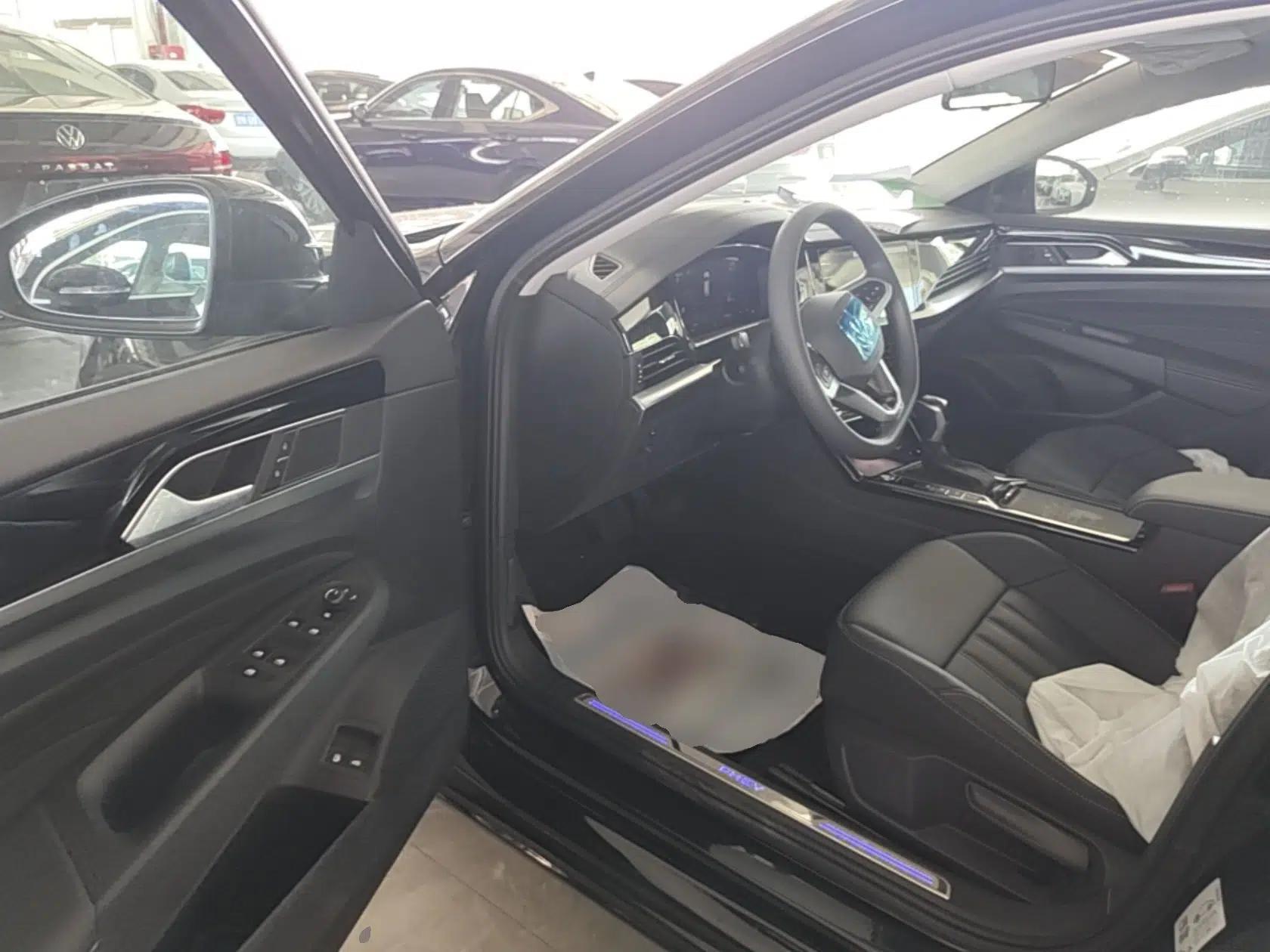 Volkswagen Passat New Energy 2025 430 PHEV Hybrid Business Edition — миниатюра 18