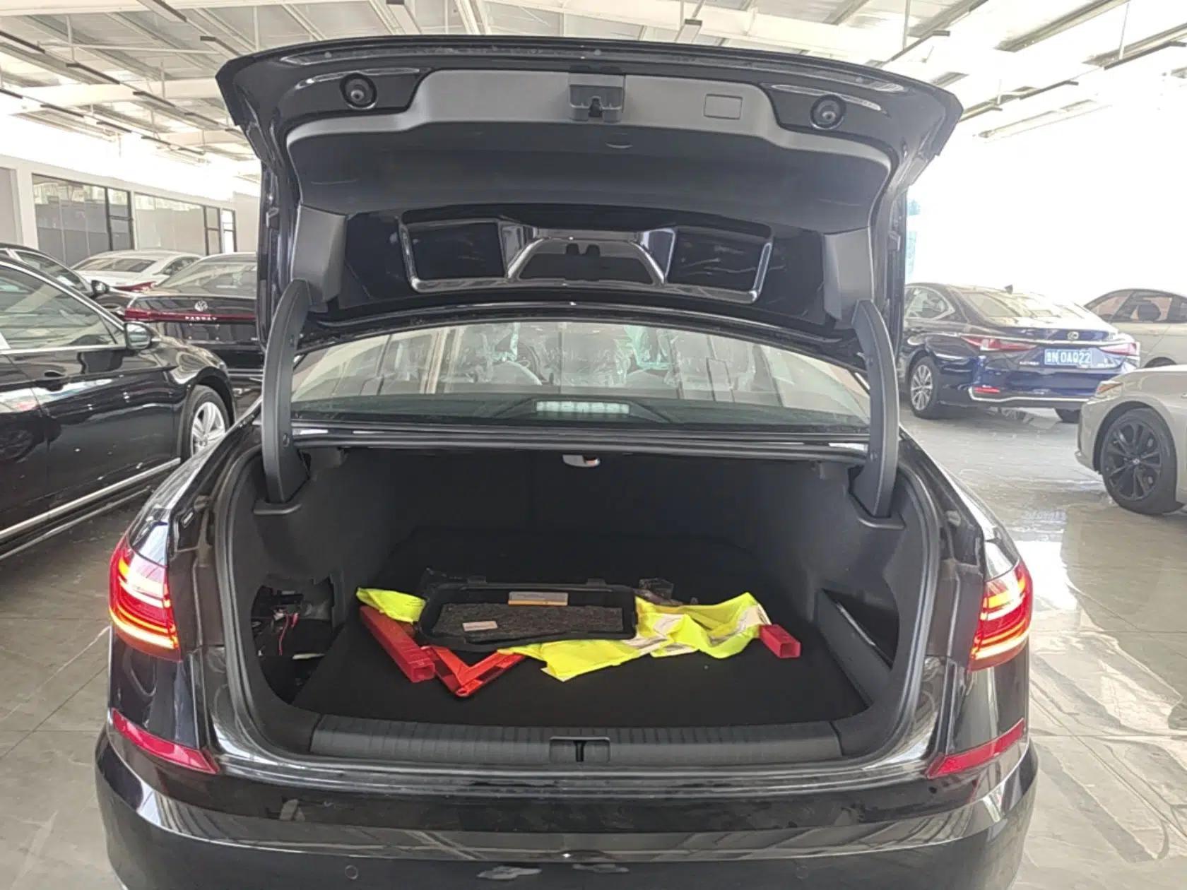 Volkswagen Passat New Energy 2025 430 PHEV Hybrid Business Edition — миниатюра 21