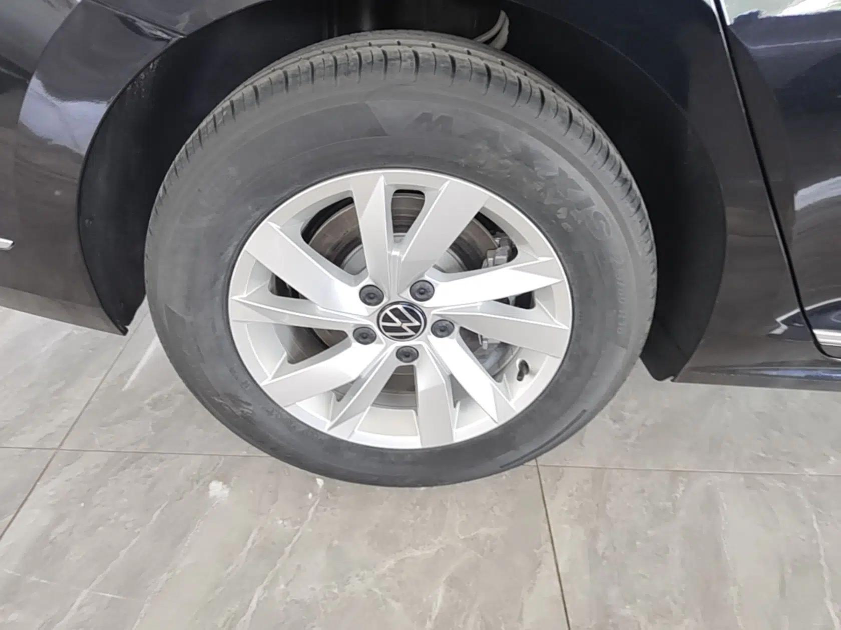 Volkswagen Passat New Energy 2025 430 PHEV Hybrid Business Edition — миниатюра 10